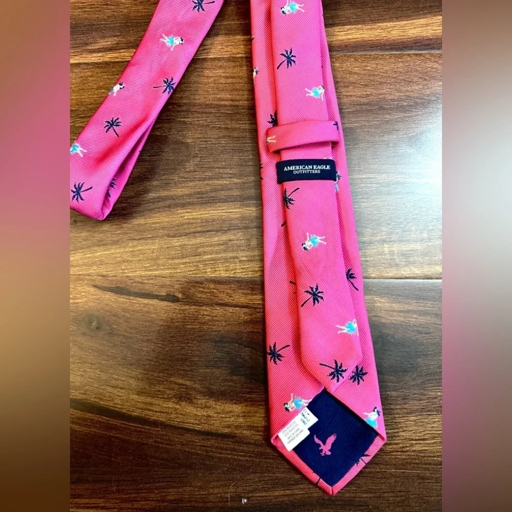 🌿END of SEASON SALE🌿AMERICAN EAGLE Outfitters Pink Tropical  Design Tie
